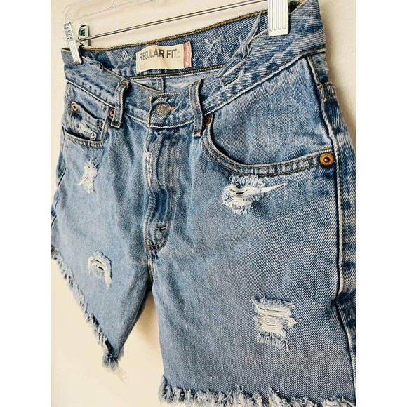 Levi's Cutoff Distressed Jean Shorts - Picture 3 of 12